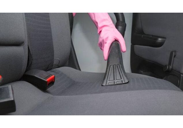 Cómo limpiar y proteger el cuero del coche 
